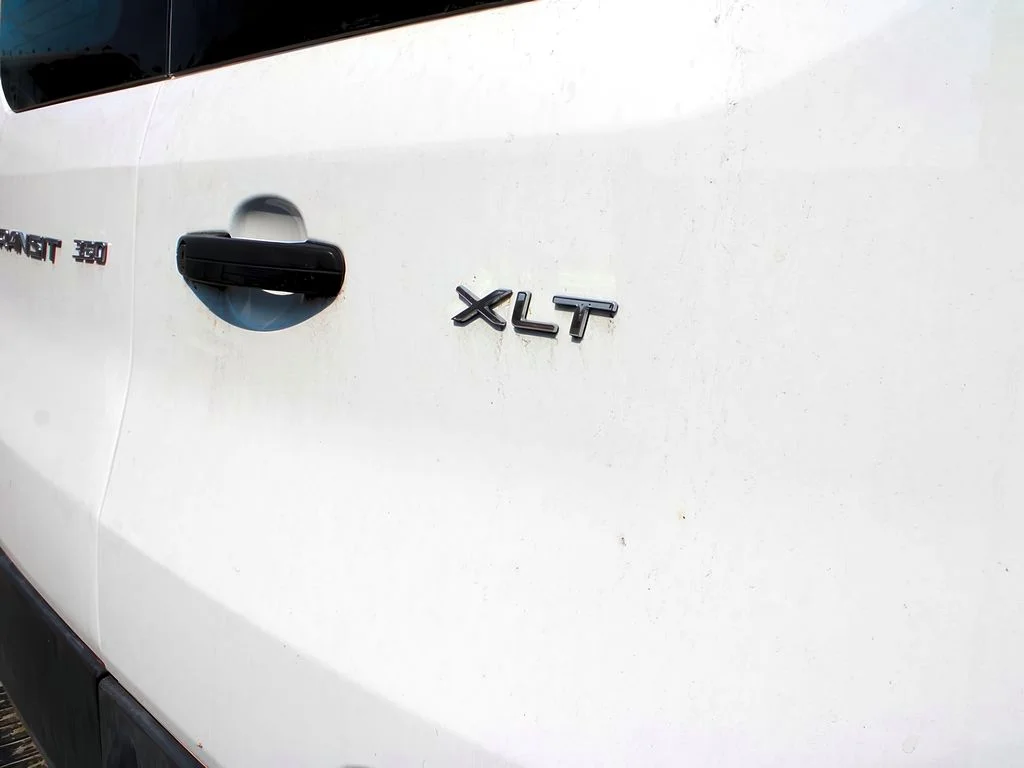 2021 Ford Transit Passenger Van XLT - Photo 32