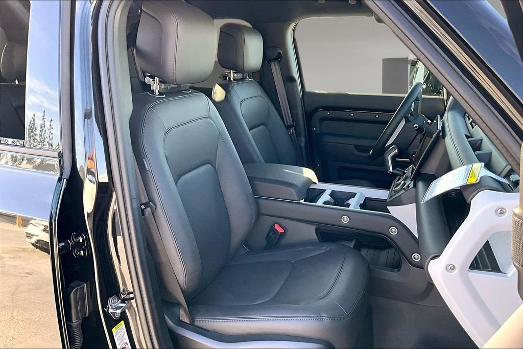 New 2026  Land Rover X-Dynamic SE image 11