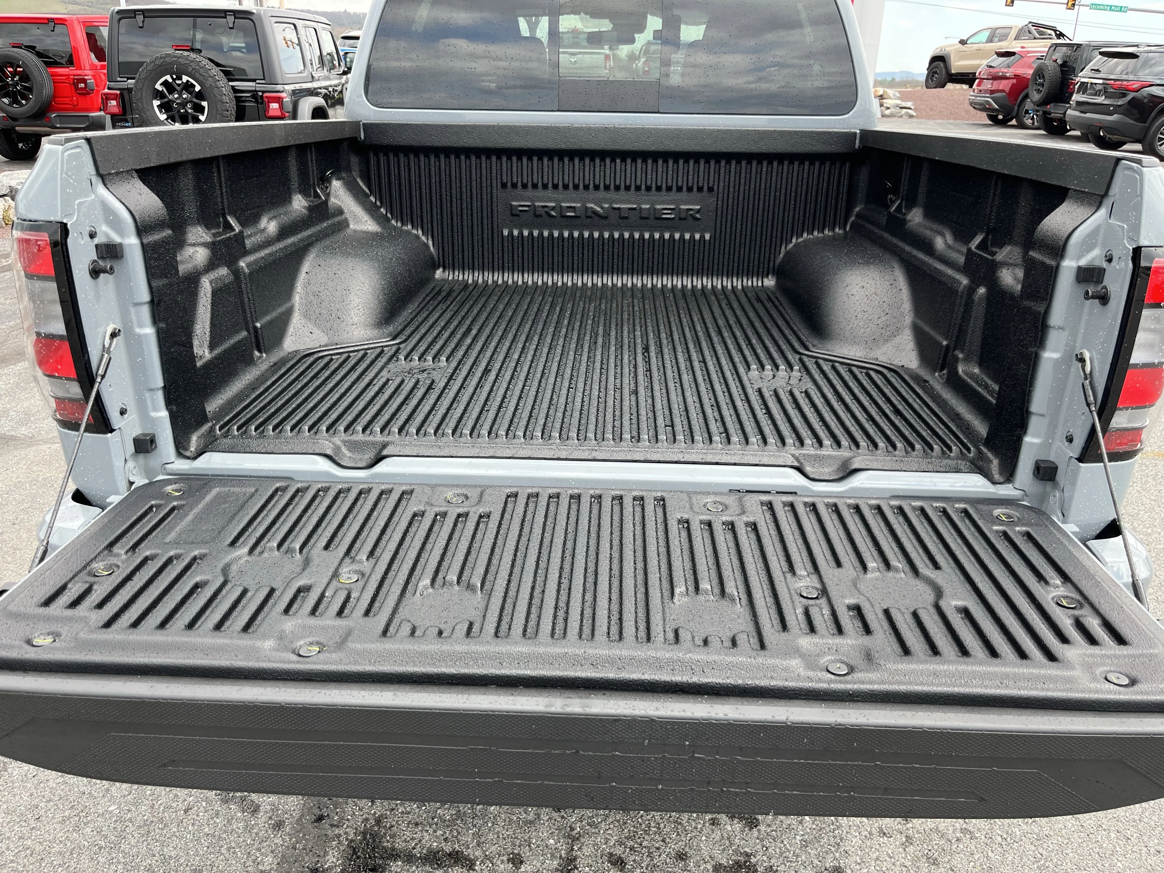New 2026 Boulder Gray Pearl Nissan Crew Cab SV image 5