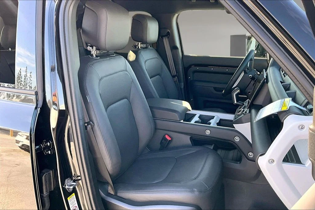 New 2026  Land Rover X-Dynamic SE image 11