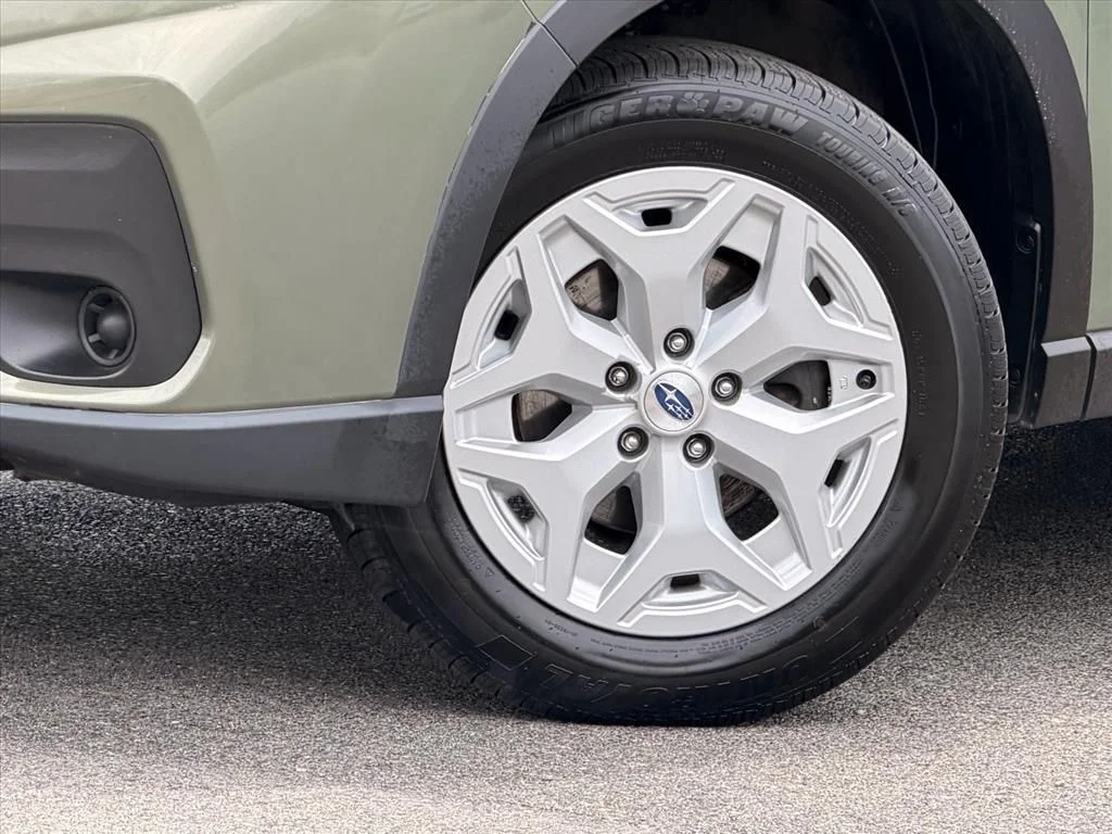Used 2019 Green Subaru Base image 28