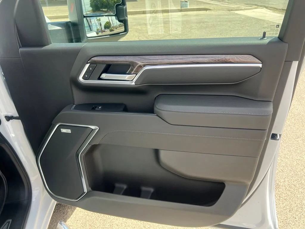 New 2026 Summit White Chevrolet LTZ image 25