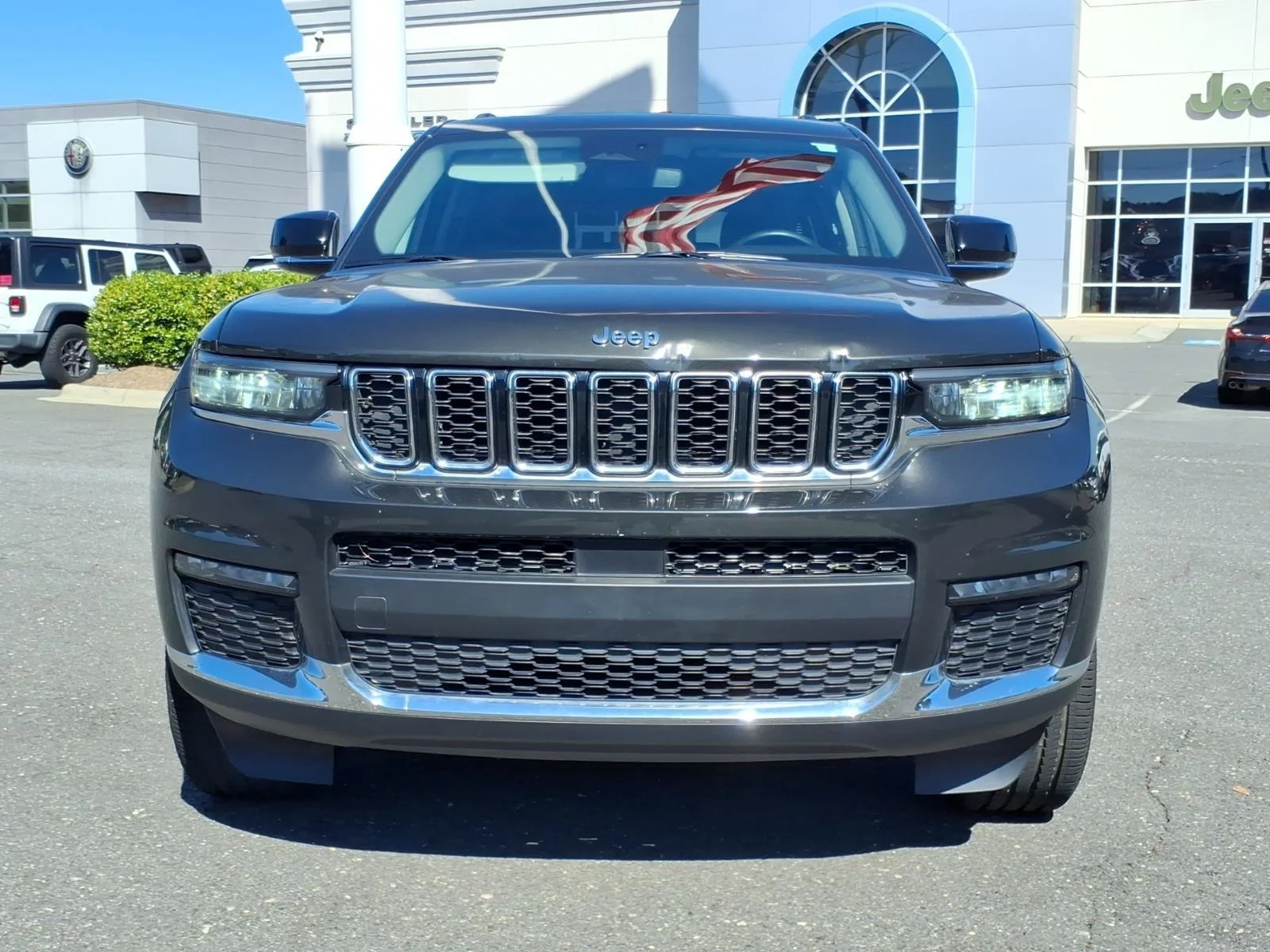 Used 2021 Rocky Mountain Pearlcoat Jeep Limited image 15