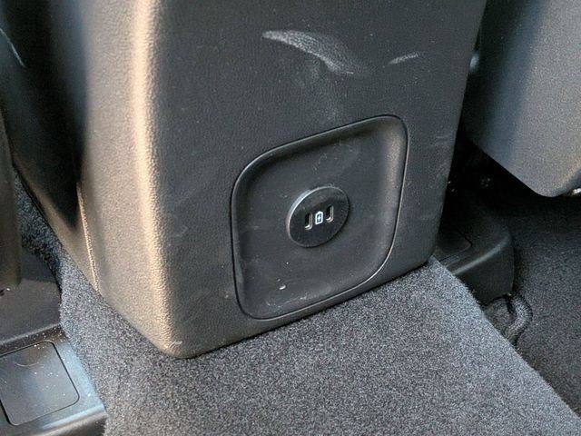 Used 2025 Oxford White Ford Active image 28
