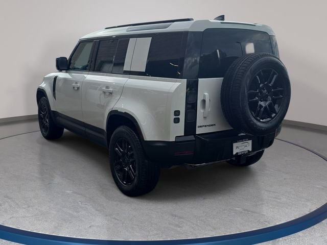 New 2026 Fuji White LAND ROVER S image 7