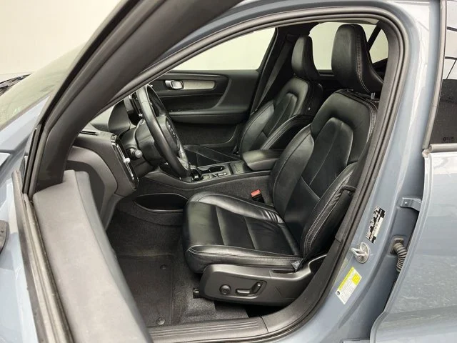 2023 Volvo XC40 Core - Photo 9