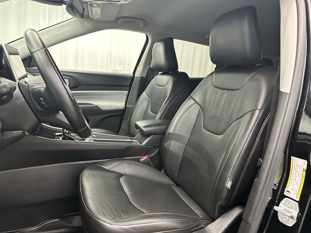 Used 2022 Black Jeep Latitude Lux image 17