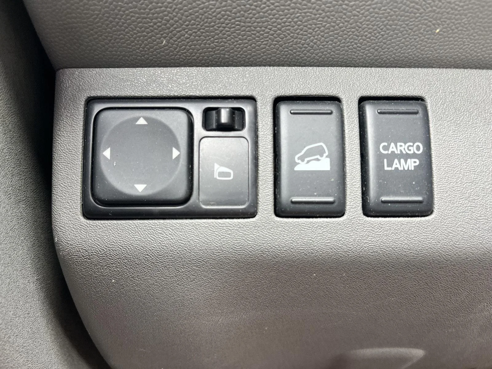 Used 2020 Cayenne Red Metallic Nissan SV image 22