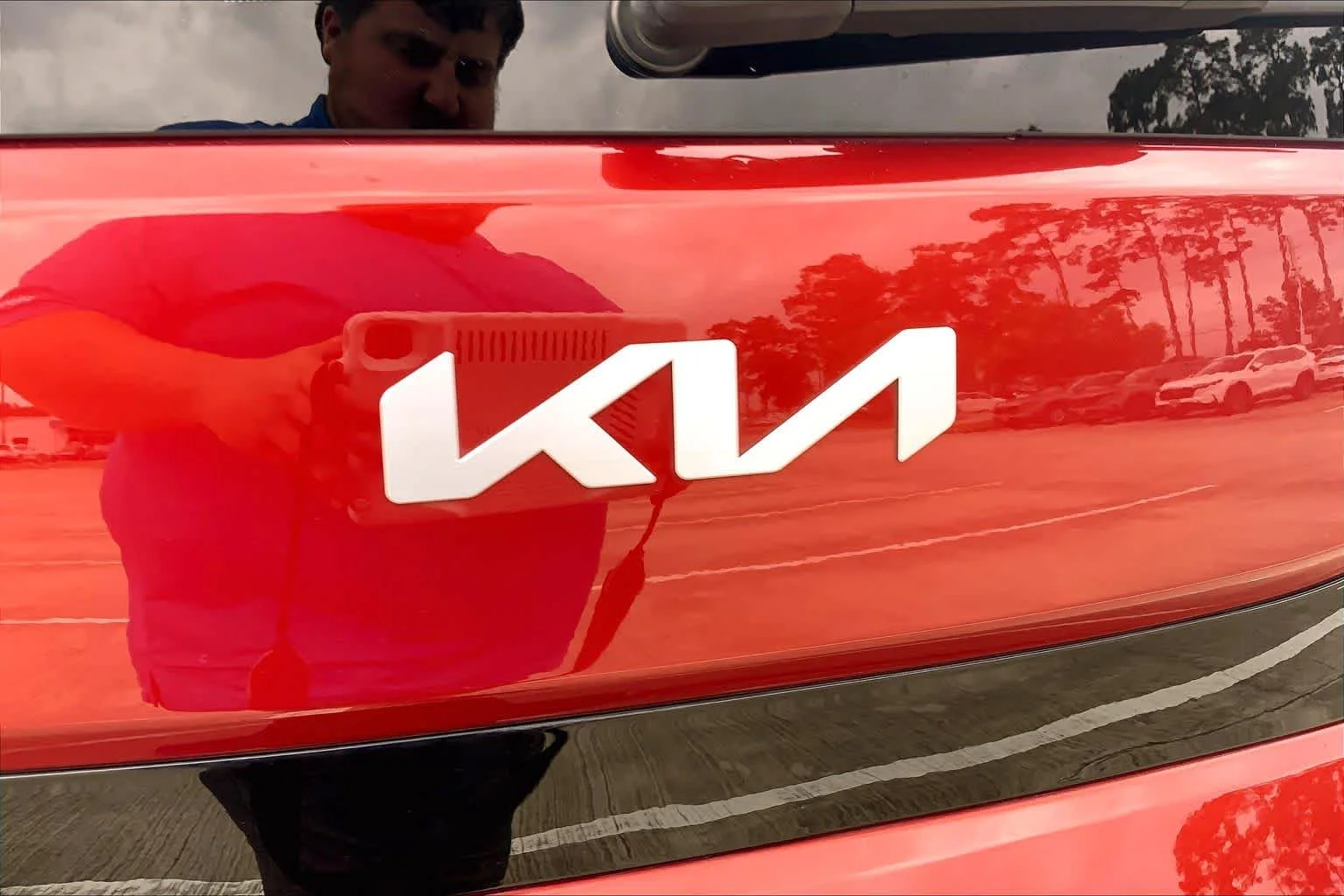 Used 2022 Mars Orange Kia LX image 10