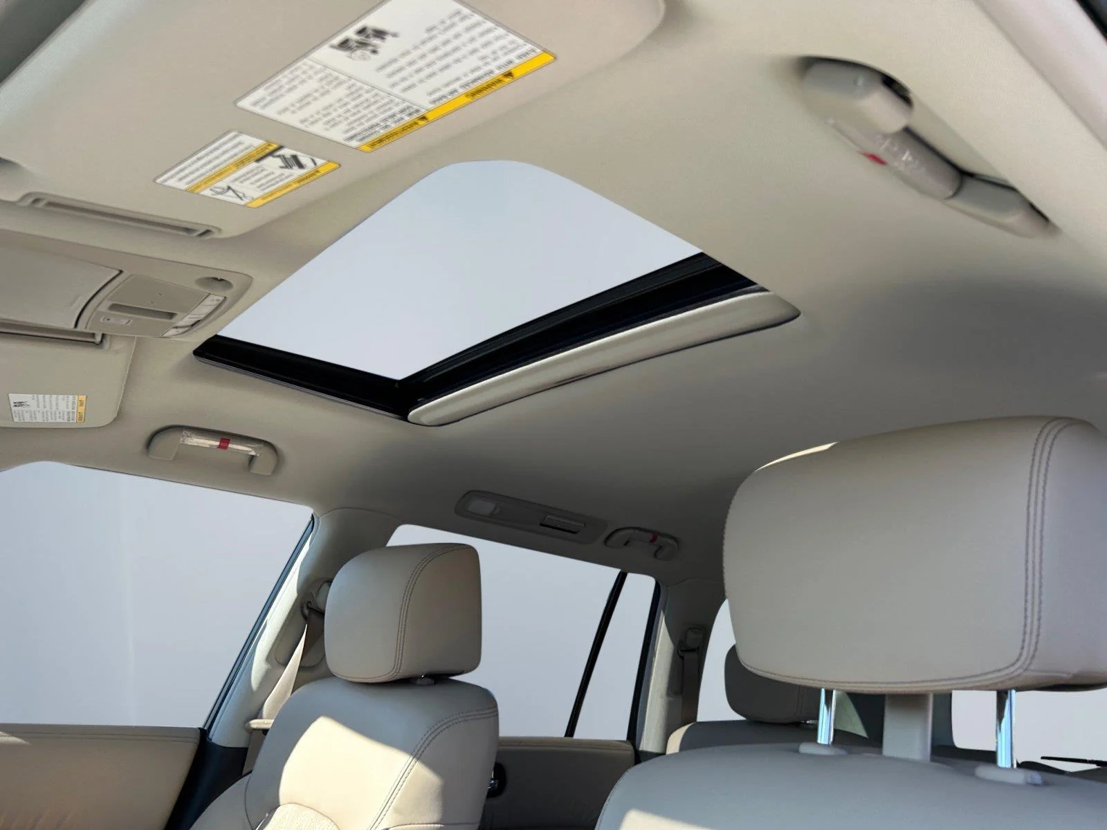 Used 2023 Aspen White Tricoat Nissan Platinum image 16