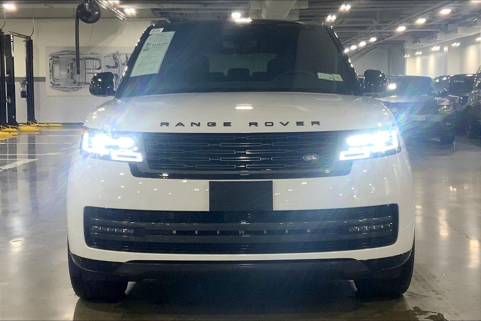 Certified Used 2026 Fuji White Land Rover SE image 2