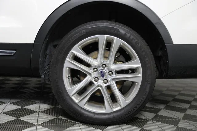 Used 2017 White Ford XLT image 34