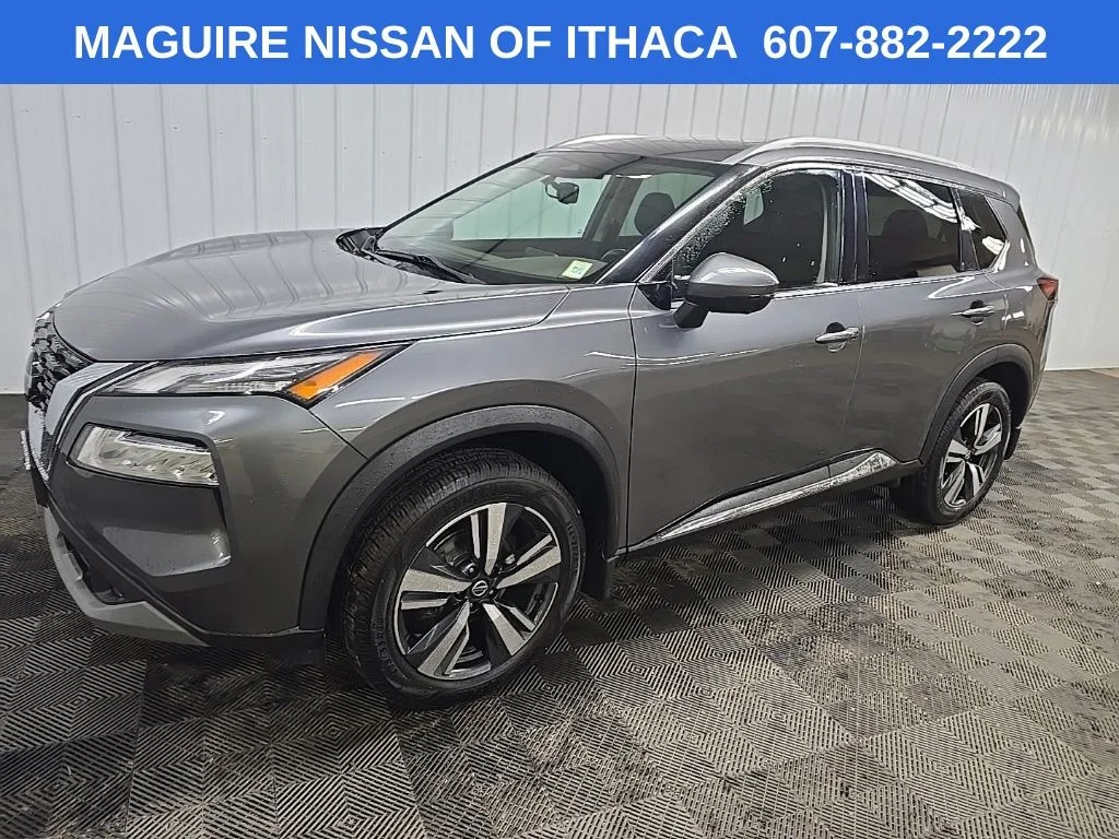 Used 2021 Gray Nissan SL image 6