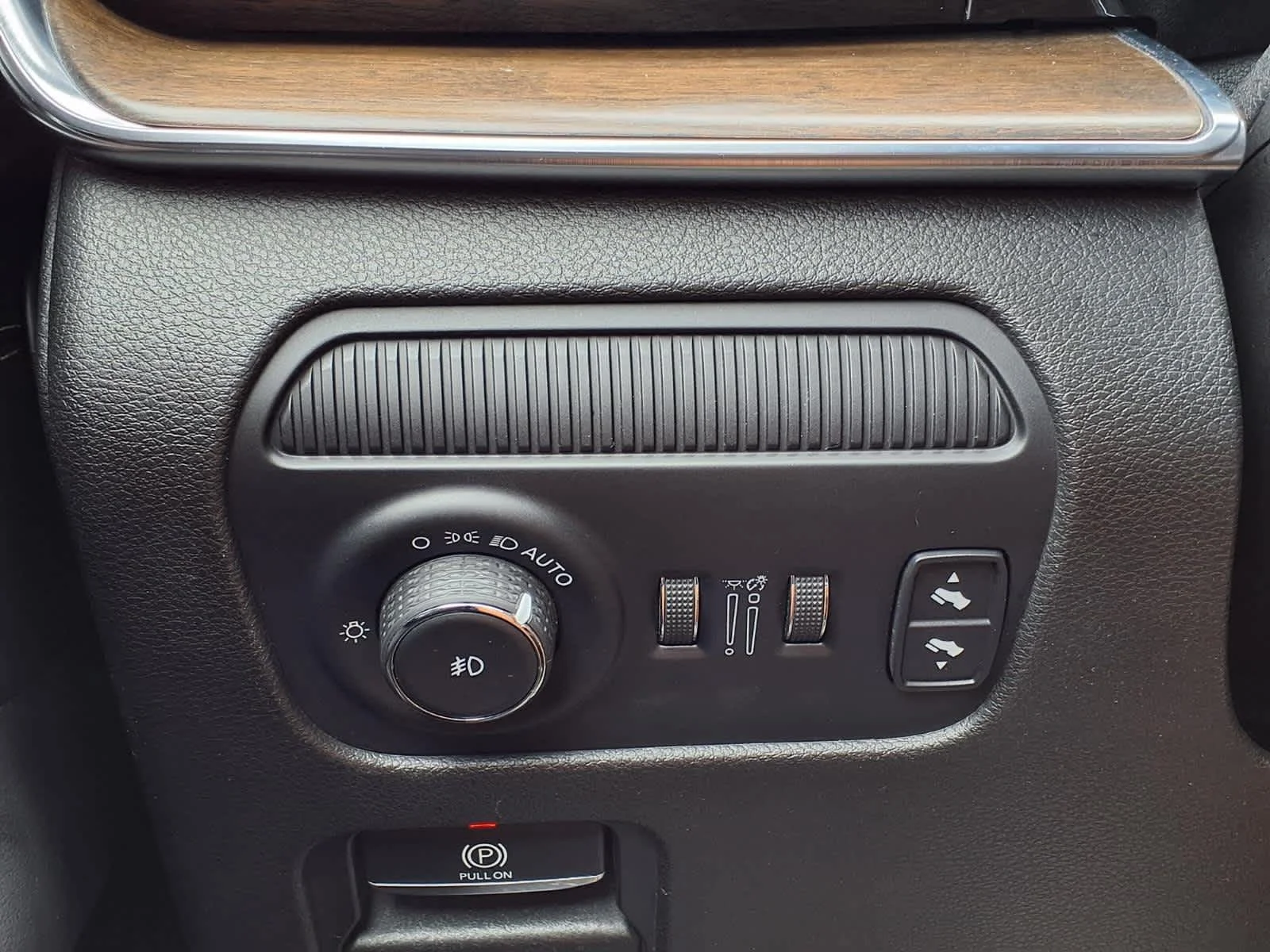 Used 2022 Diamond Black Crystal Pearlcoat Jeep Series I image 20