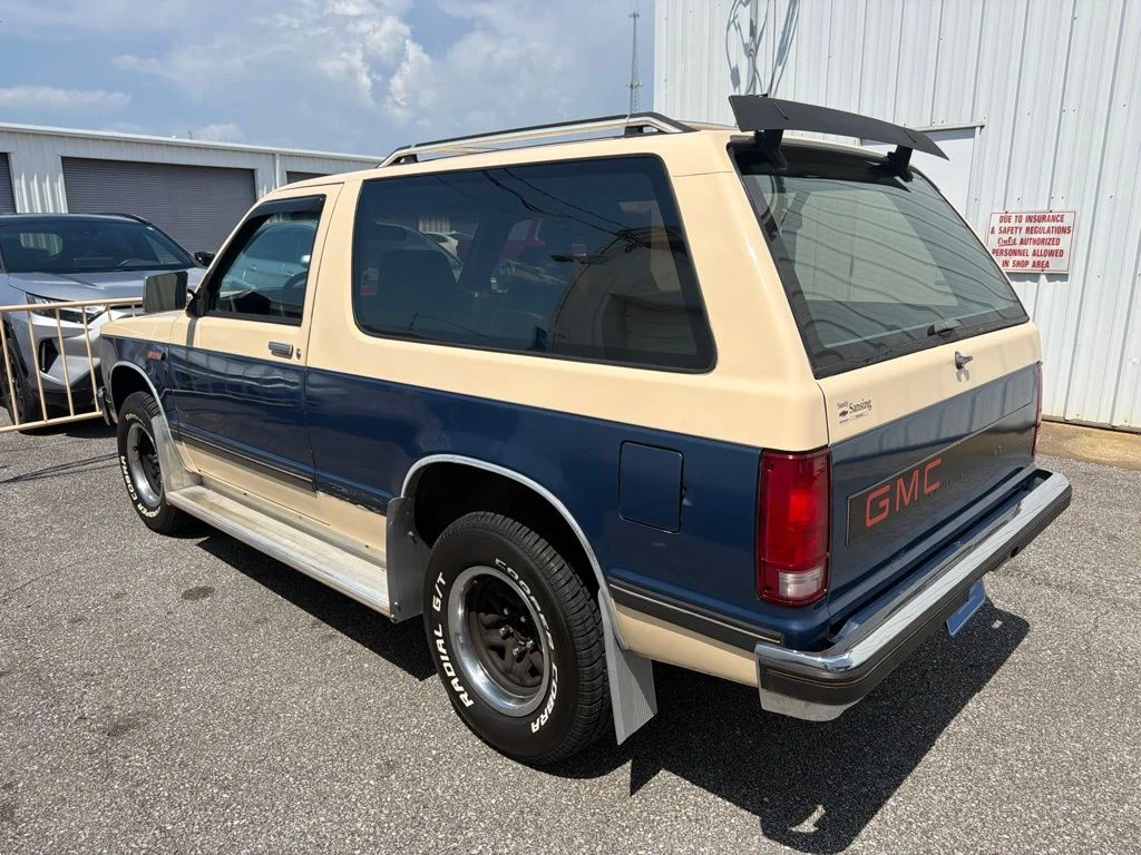 Used 1989 Blue GMC Base image 14