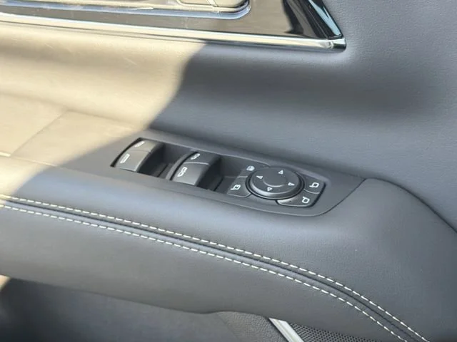 New 2026 Sterling Metallic GMC Elevation image 23