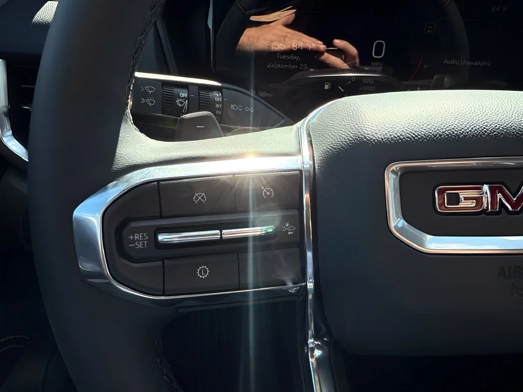 New 2027 Summit White GMC Elevation image 16