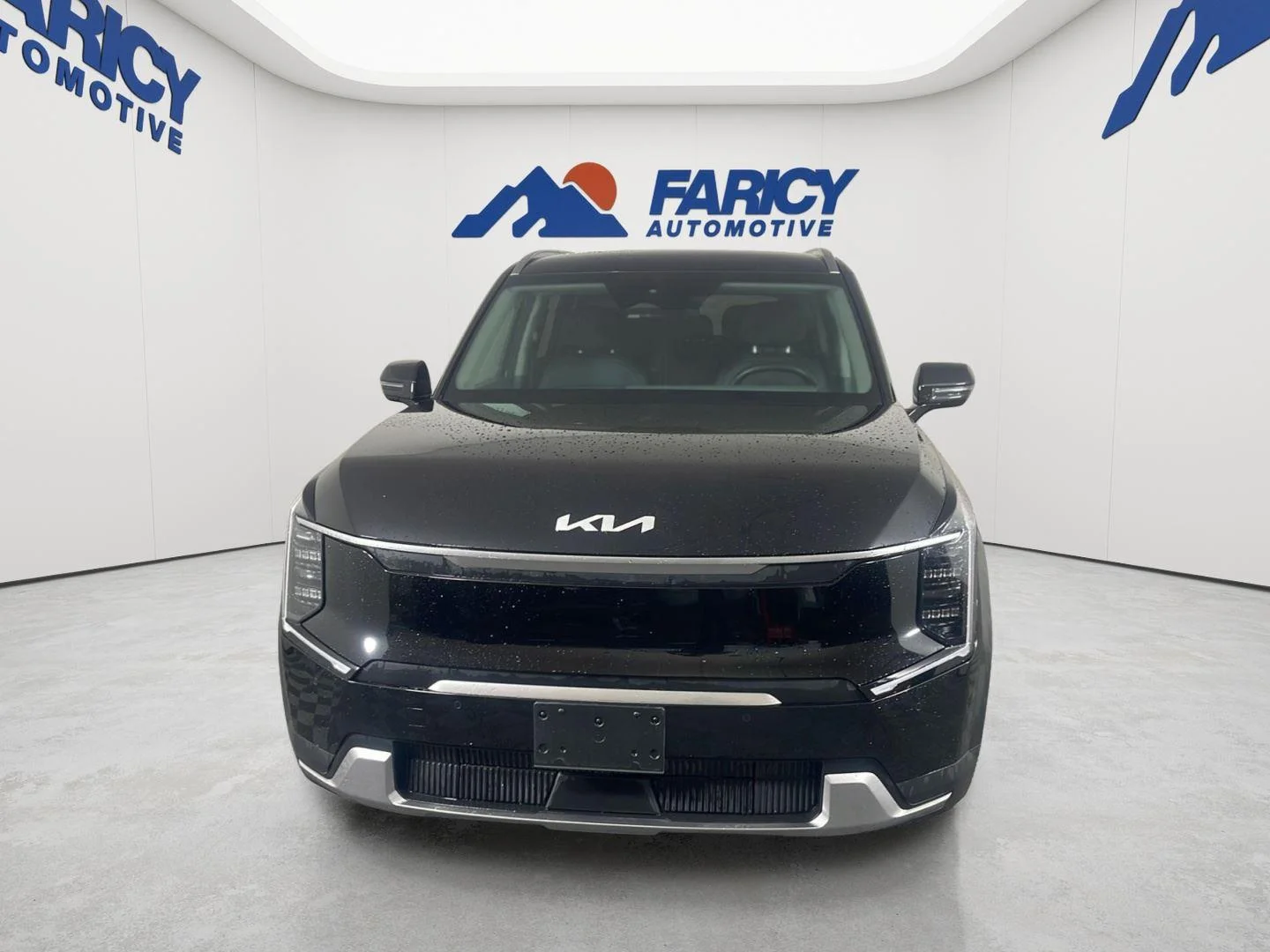 Used 2024 Aurora Black Pearl Kia Wind image 3