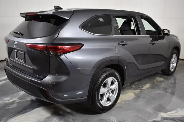 Used 2023 Gray Toyota LE image 10