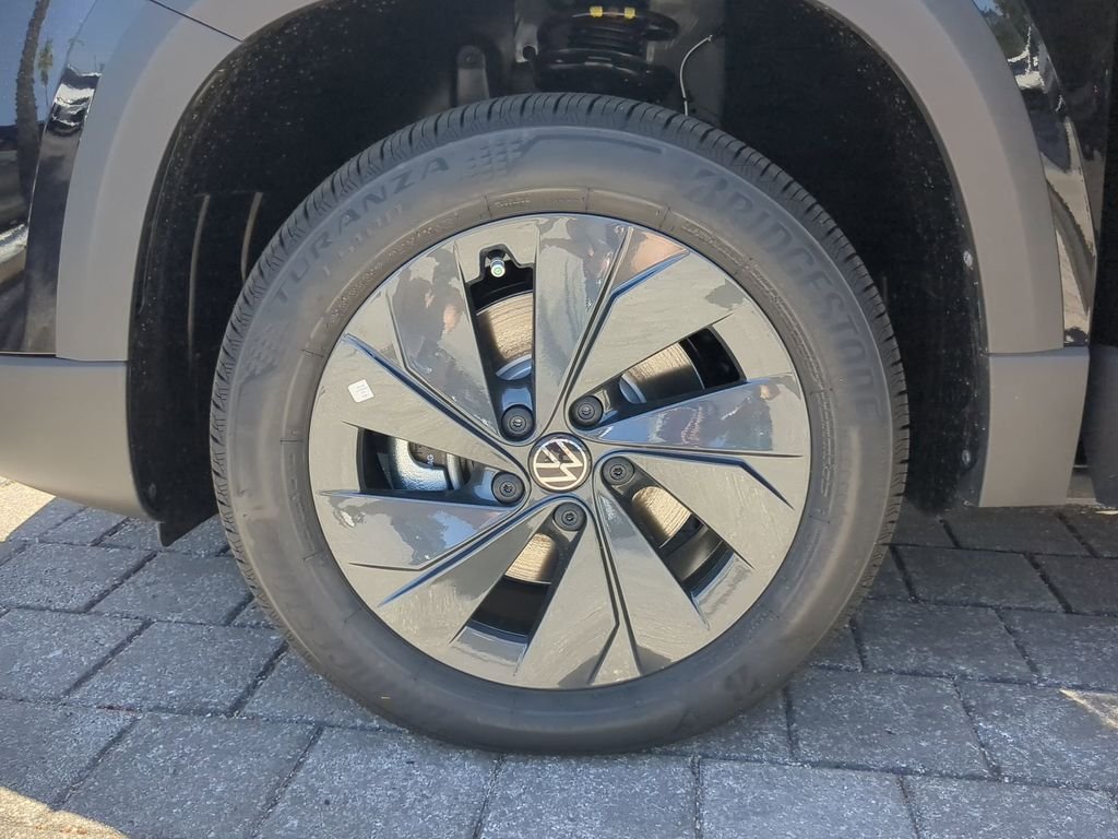 New 2026 Black Volkswagen 1.5T S image 29