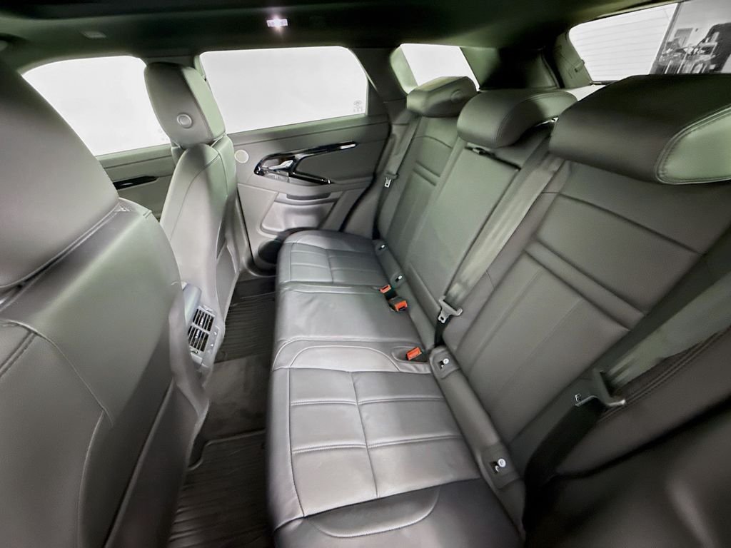 New 2025 Santorini Black Land Rover Dynamic image 22