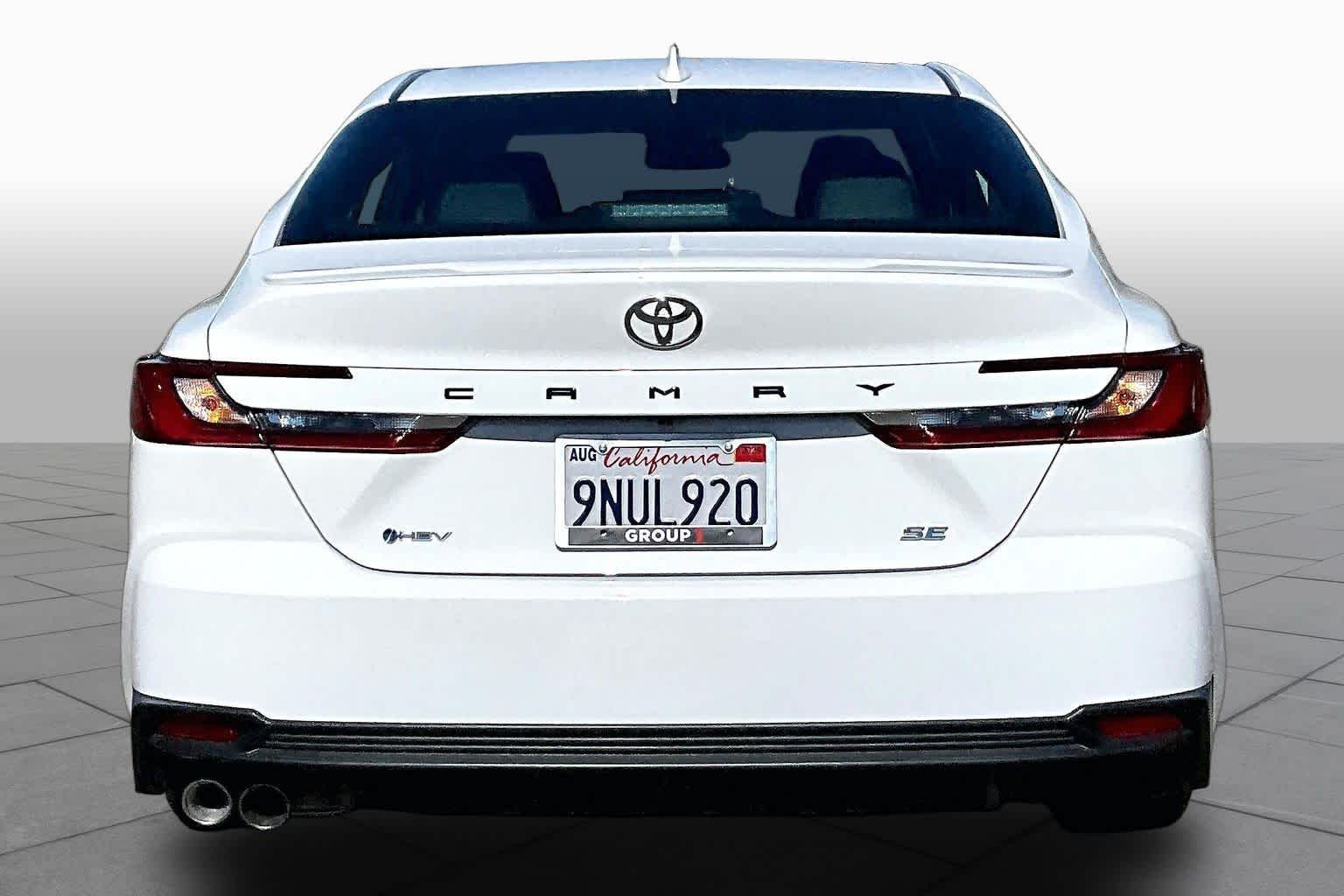Certified Used 2025 Ice Cap Toyota SE image 4