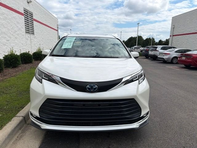 Used 2021 White Toyota XLE image 2