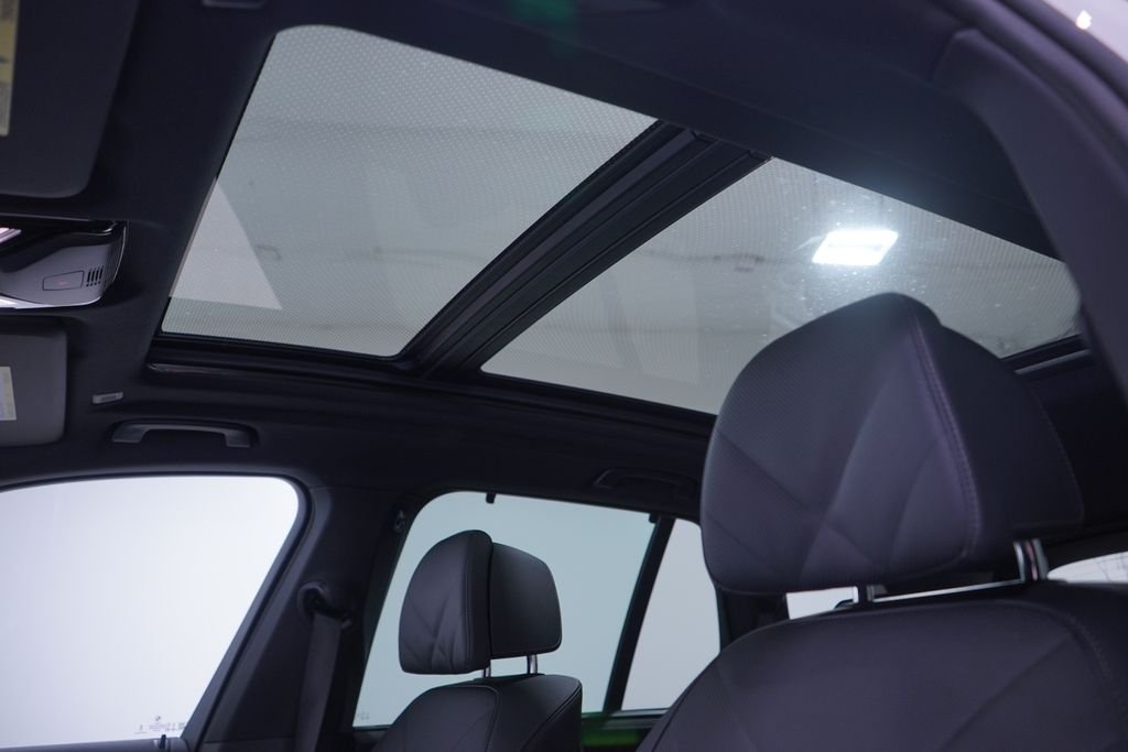 2026 BMW X5 M60i - Photo 8