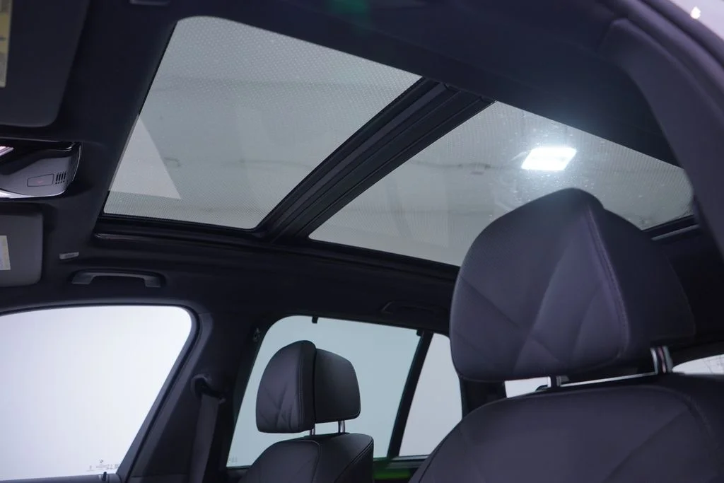 2026 BMW X5 M60i - Photo 8