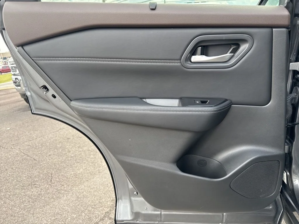 Used 2023 Gray Nissan SV image 18