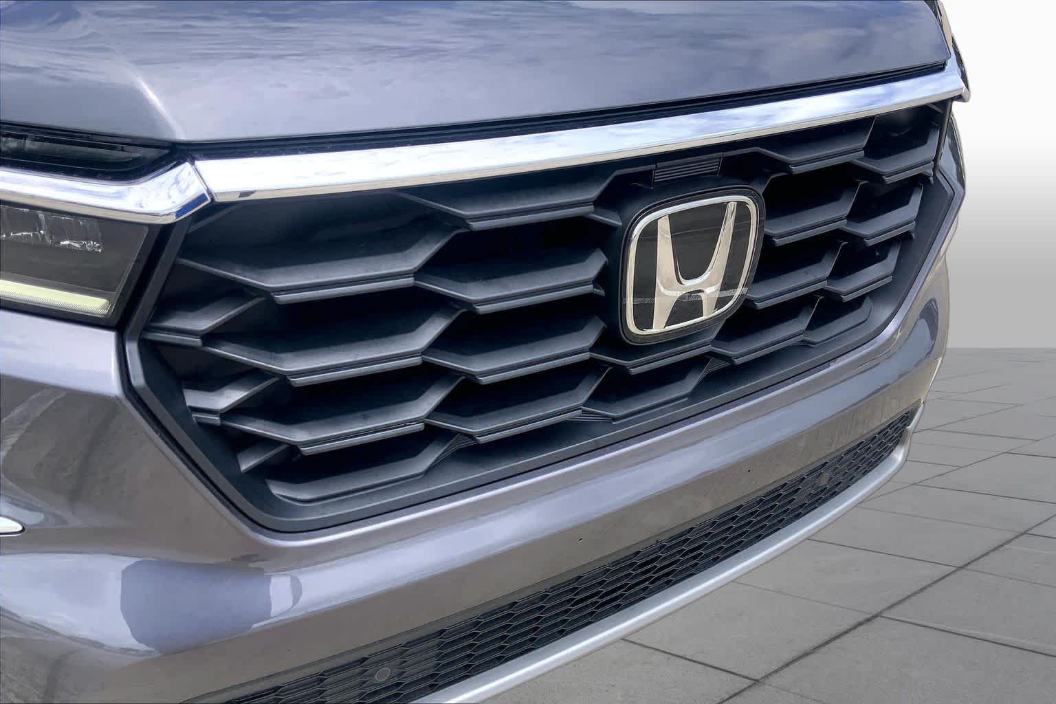 Used 2025 Modern Steel Metallic Honda EX-L image 29
