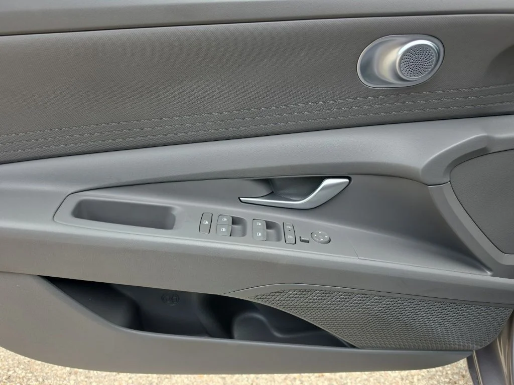 Used 2024 Metal Hyundai SEL image 13