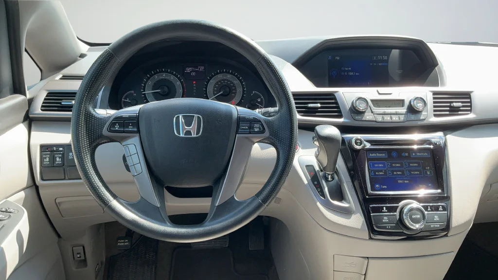 Used 2017 Lunar Silver Metallic Honda EX image 9