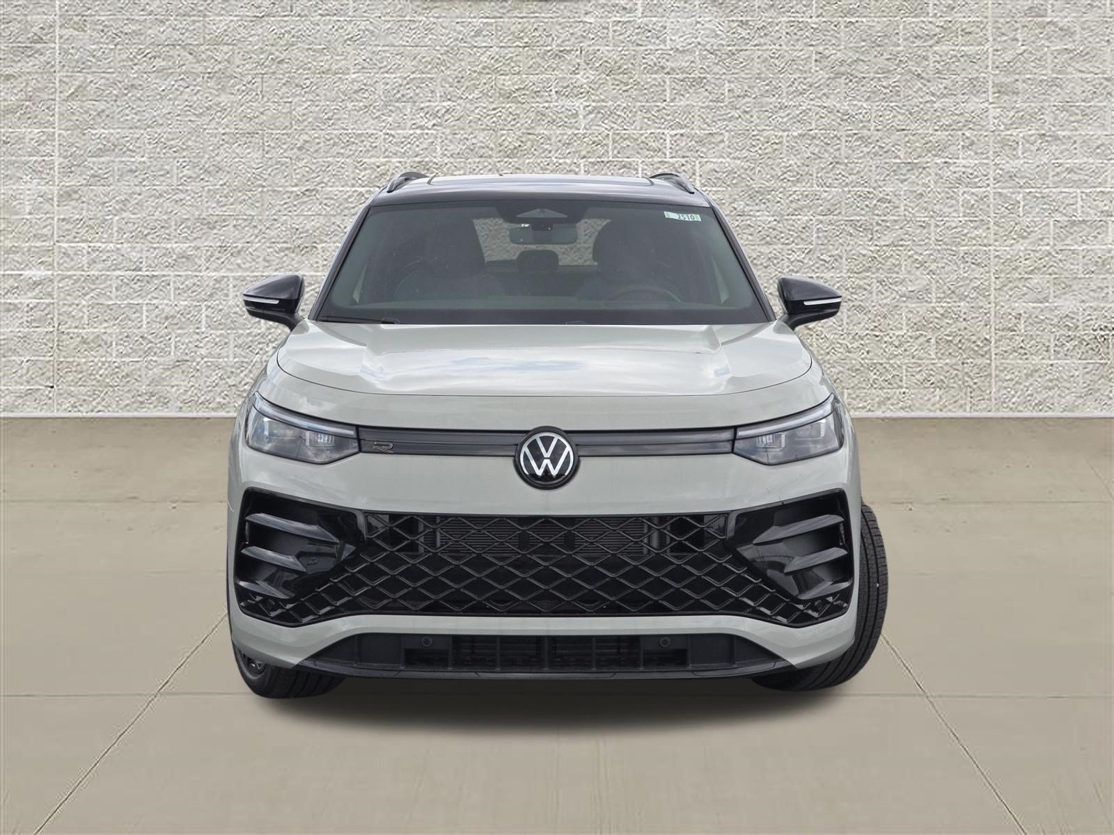 New 2026 Sandstone w/Deep Black Roof Volkswagen SE R-Line Black image 2