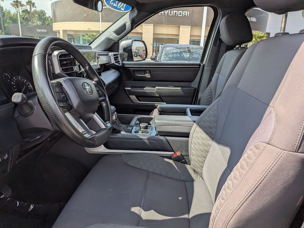 2025 Toyota Tundra SR5 - Photo 14