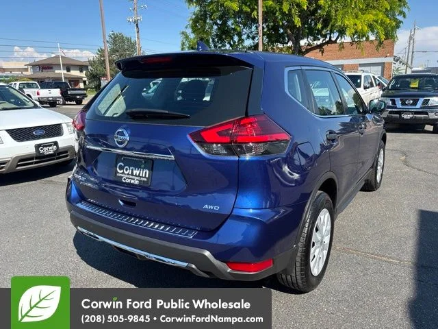 Used 2017 Caspian Blue Nissan  image 5