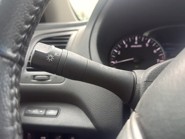 Used 2014 Black Nissan 2.5 SL image 29