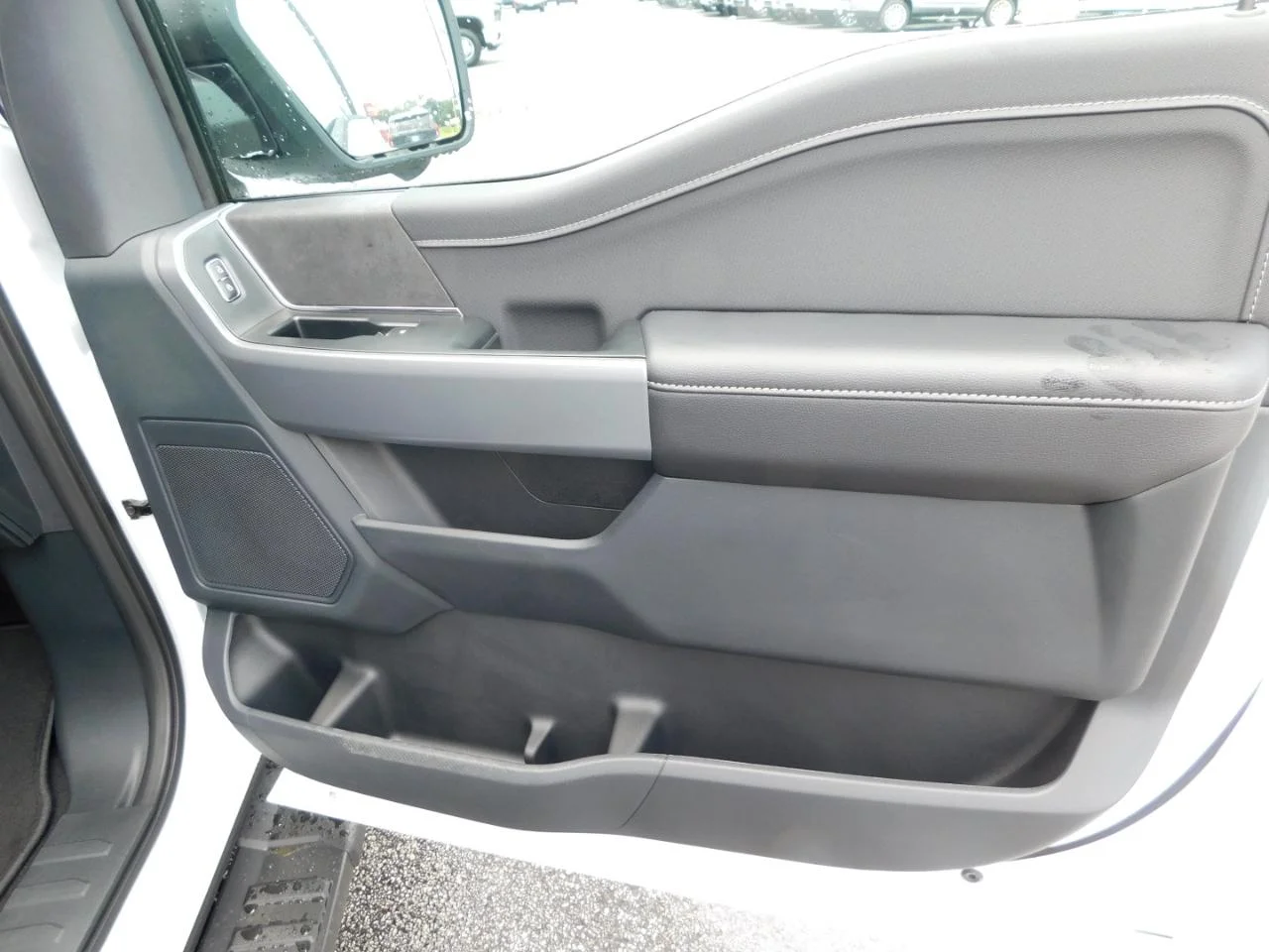 New 2026 Oxford White Ford XLT image 19