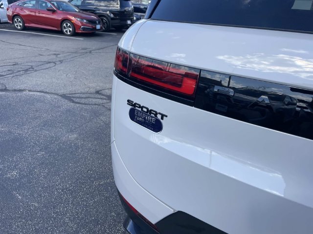 Used 2025 Silver Land Rover SE image 5
