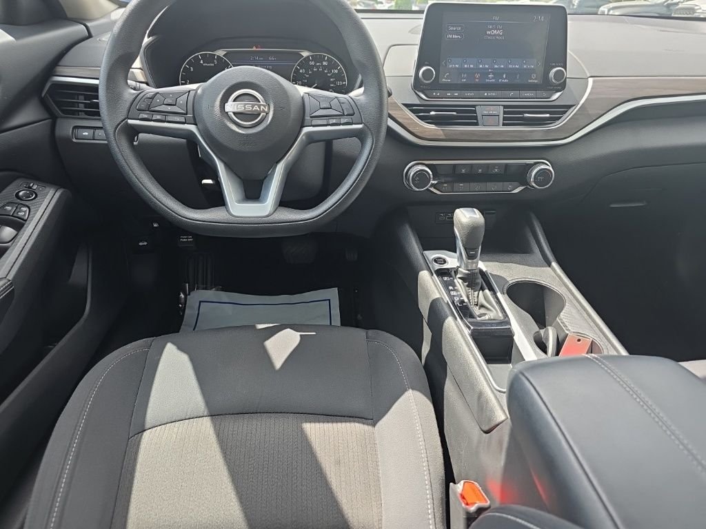 2025 Nissan Altima SV - Photo 18