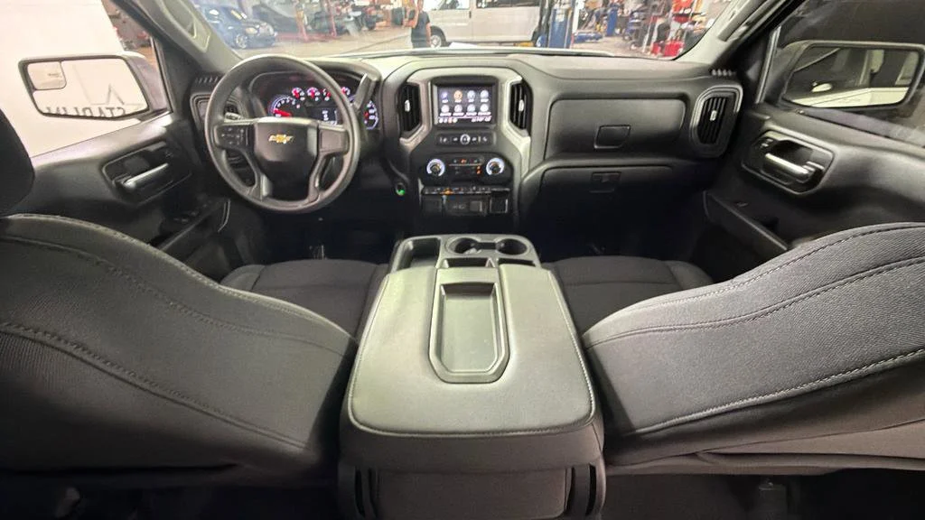 Used 2024 Summit White Chevrolet Custom image 32