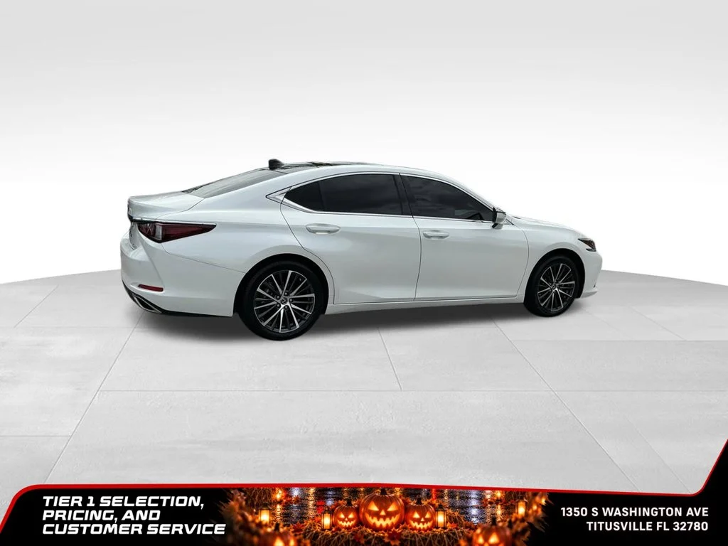 Used 2024 White Lexus 350 image 10