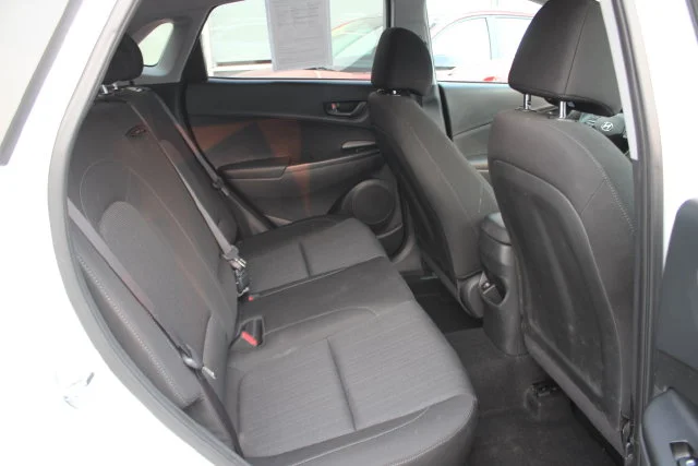 Used 2023 White Hyundai SEL image 27