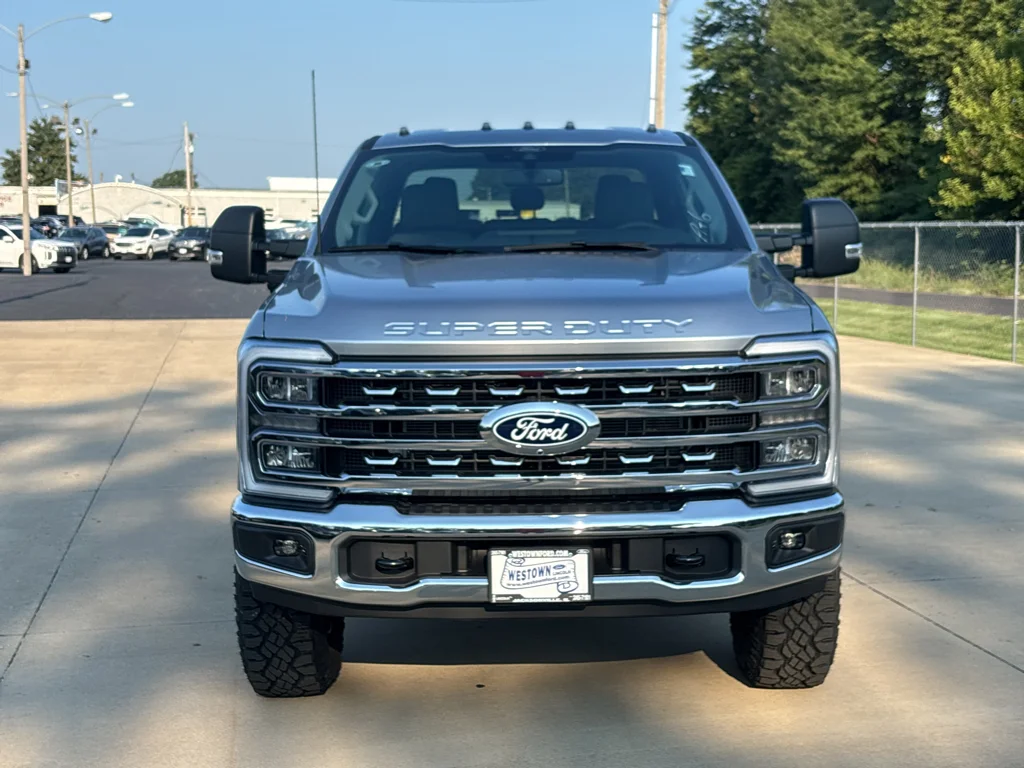 New 2027 Iconic Silver Metallic Ford F-250® XLT image 9