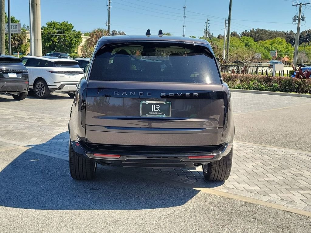 New 2026 Charente Grey Land Rover SE image 4