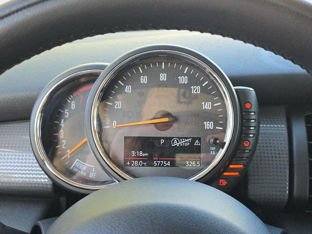 Used 2015 Orange MINI Base image 25