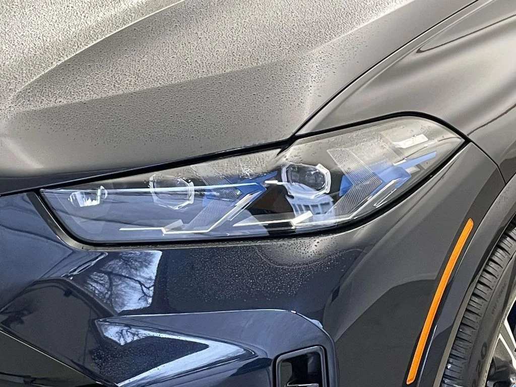 New 2026 Black BMW M60i image 9