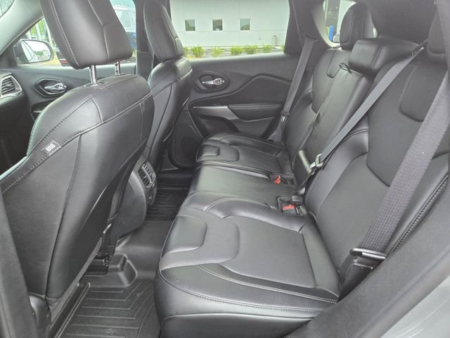 Used 2022 Gray Jeep Latitude Lux image 19