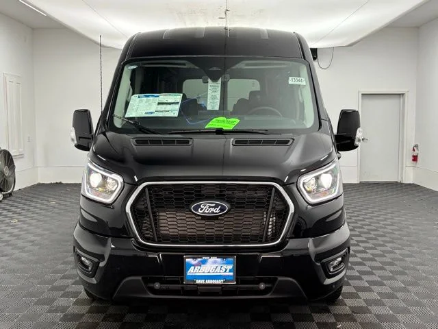 New 2026 Black Ford Explorer Limited SE image 5