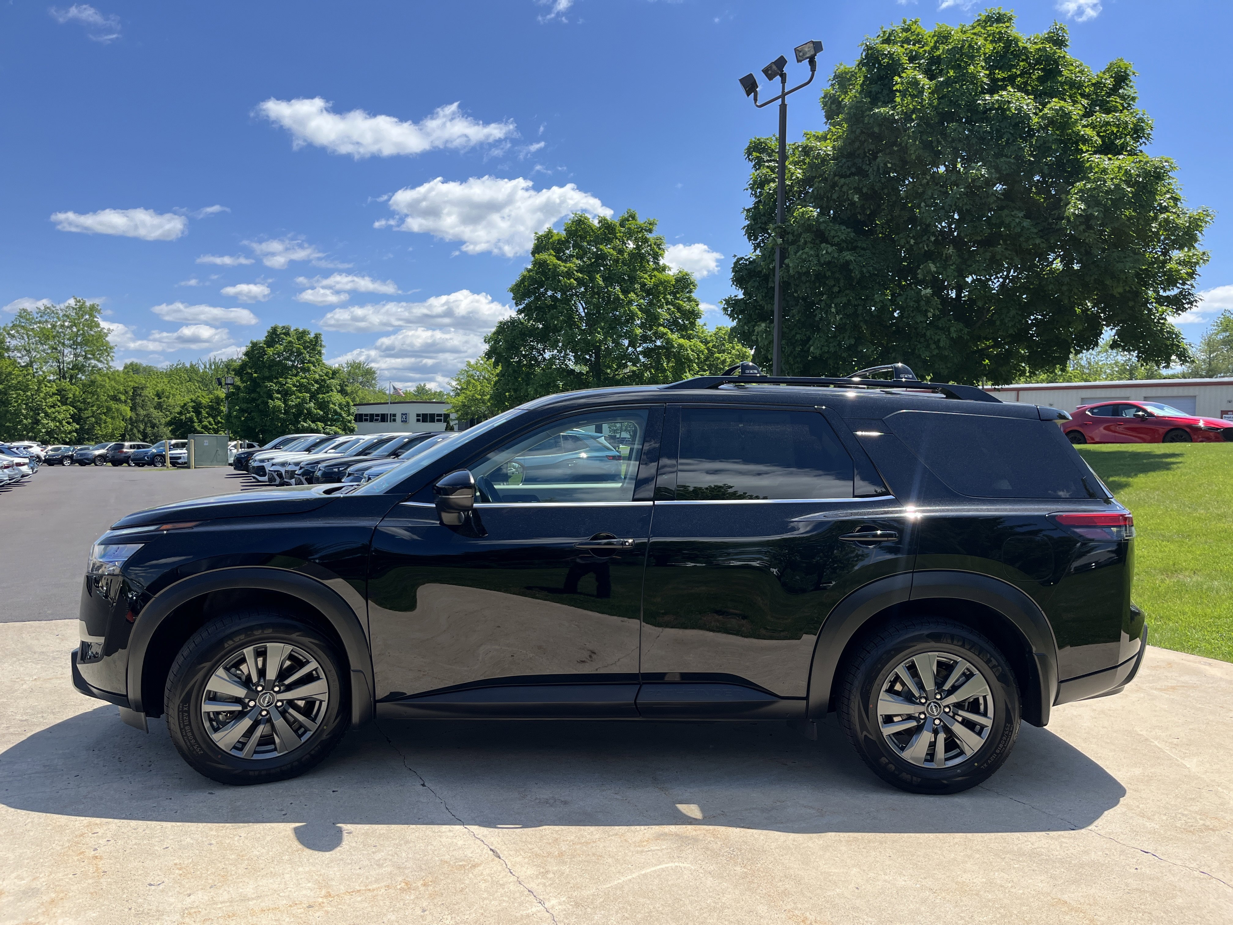 Used 2022 Super Black Nissan SV image 7